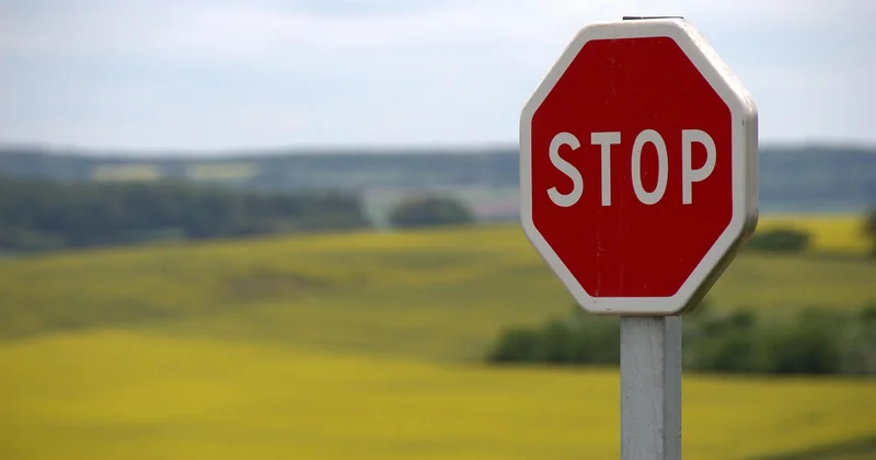 Comment puis-je créer mon panneau de signalisation gratuitement ?